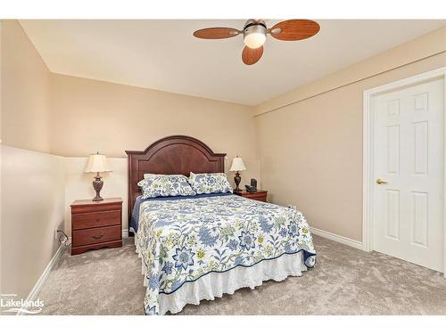 18 Shannon Court, Collingwood, ON - Indoor Photo Showing Bedroom