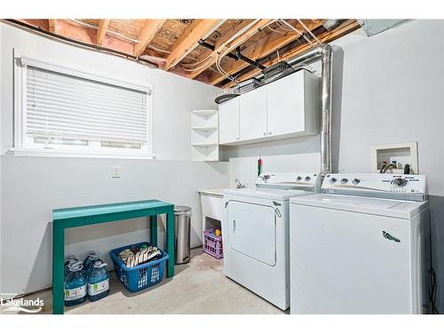 18 Shannon Court, Collingwood, ON - Indoor Photo Showing Laundry Room