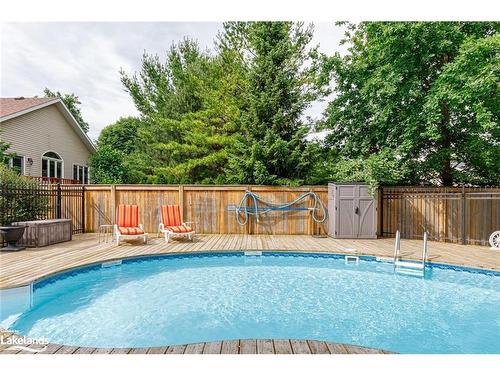 18 Shannon Court, Collingwood, ON - Outdoor With In Ground Pool With Backyard