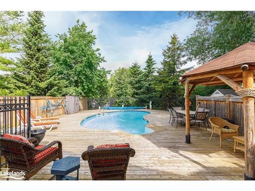 18 Shannon Court, Collingwood, ON - Outdoor With In Ground Pool With Deck Patio Veranda