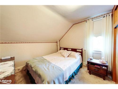 210 Cherry Street, Stayner, ON - Indoor Photo Showing Bedroom