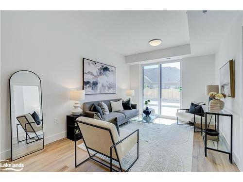 112-4 Kimberly Lane, Collingwood, ON - Indoor Photo Showing Living Room