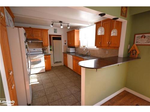 12536 Fifth Line Line, Milton, ON - Indoor Photo Showing Kitchen