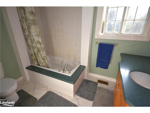 12536 Fifth Line Line, Milton, ON - Indoor Photo Showing Bathroom