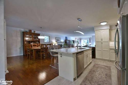 4 Pauline Place, Wasaga Beach, ON - Indoor Photo Showing Kitchen