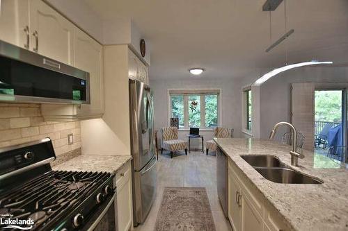 4 Pauline Place, Wasaga Beach, ON - Indoor Photo Showing Kitchen With Double Sink