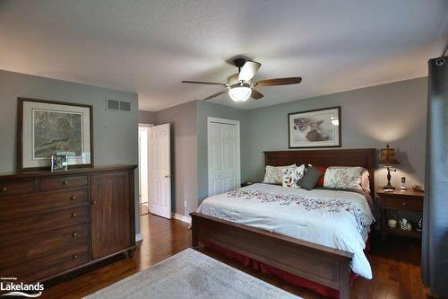 4 Pauline Place, Wasaga Beach, ON - Indoor Photo Showing Bedroom