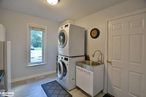 4 Pauline Place, Wasaga Beach, ON - Indoor Photo Showing Laundry Room