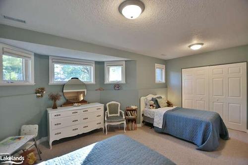 4 Pauline Place, Wasaga Beach, ON - Indoor Photo Showing Bedroom