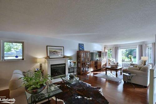 4 Pauline Place, Wasaga Beach, ON - Indoor Photo Showing Living Room With Fireplace