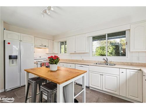 252 Third Street, Collingwood, ON - Indoor Photo Showing Kitchen With Double Sink