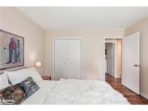 252 Third Street, Collingwood, ON - Indoor Photo Showing Bedroom