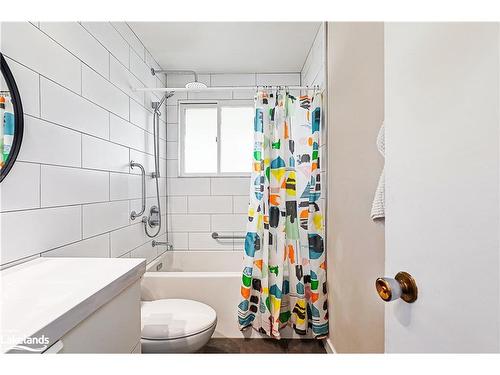 252 Third Street, Collingwood, ON - Indoor Photo Showing Bathroom