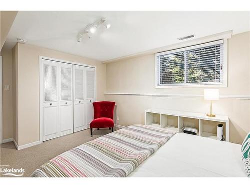 252 Third Street, Collingwood, ON - Indoor Photo Showing Bedroom