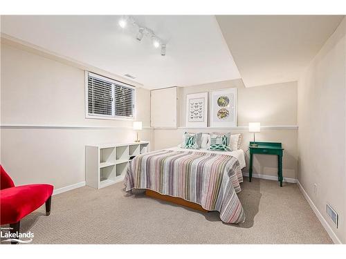 252 Third Street, Collingwood, ON - Indoor Photo Showing Bedroom