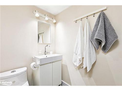 252 Third Street, Collingwood, ON - Indoor Photo Showing Bathroom