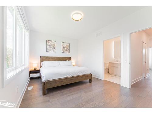 29 Rockmount Crescent, Gravenhurst, ON - Indoor Photo Showing Bedroom