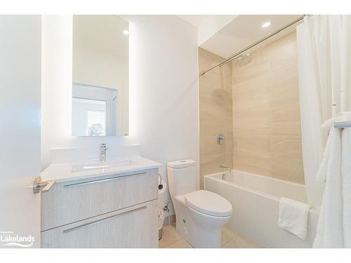 29 Rockmount Crescent, Gravenhurst, ON - Indoor Photo Showing Bathroom