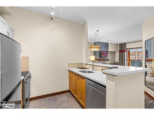 432-152 Jozo Weider Boulevard, The Blue Mountains, ON - Indoor Photo Showing Kitchen