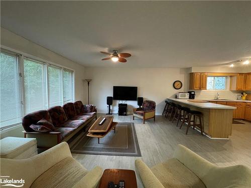 24 55Th Street S, Wasaga Beach, ON - Indoor Photo Showing Living Room