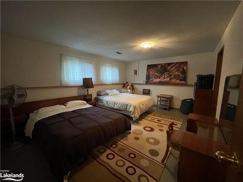 24 55Th Street S, Wasaga Beach, ON - Indoor Photo Showing Bedroom