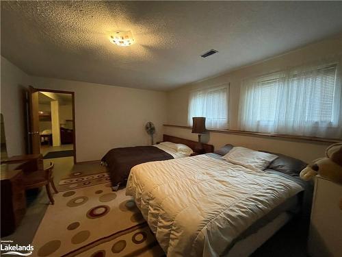 24 55Th Street S, Wasaga Beach, ON - Indoor Photo Showing Bedroom