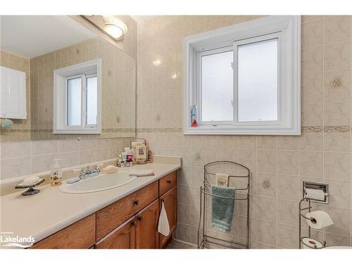 52 Dyer Drive, Wasaga Beach, ON - Indoor Photo Showing Bathroom