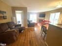 322 Mariners Way, Collingwood, ON  - Indoor Photo Showing Living Room 