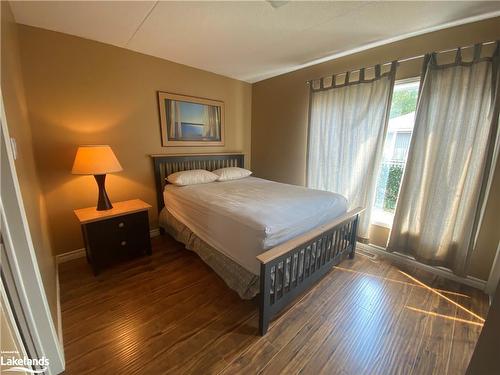 322 Mariners Way, Collingwood, ON - Indoor Photo Showing Bedroom