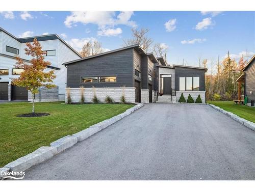 102 Goldie Court, Clarksburg, ON - Outdoor With Facade