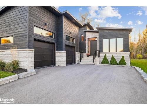 102 Goldie Court, Clarksburg, ON - Outdoor With Facade