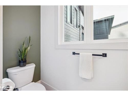 102 Goldie Court, Clarksburg, ON - Indoor Photo Showing Bathroom