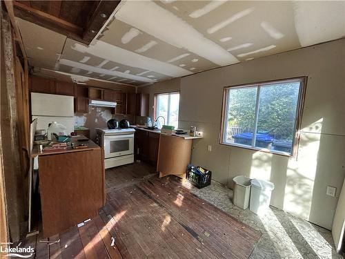 472 Sixth Street, Collingwood, ON - Indoor Photo Showing Kitchen