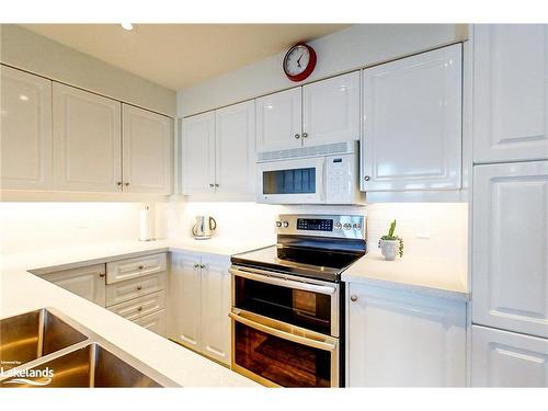 872 Suncrest Circle, Collingwood, ON - Indoor Photo Showing Kitchen