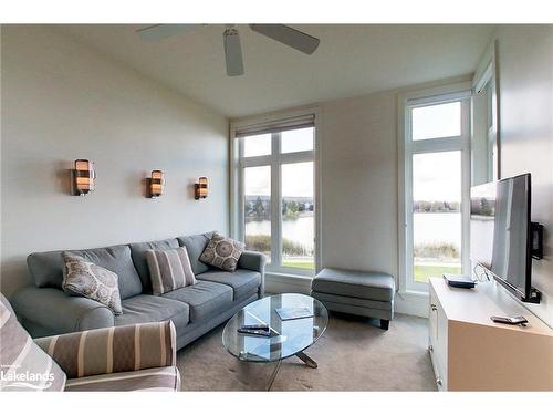 872 Suncrest Circle, Collingwood, ON - Indoor Photo Showing Living Room