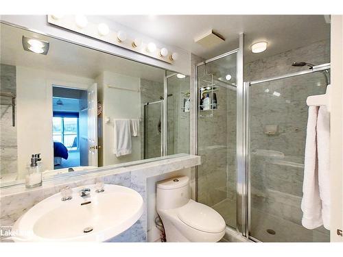 872 Suncrest Circle, Collingwood, ON - Indoor Photo Showing Bathroom