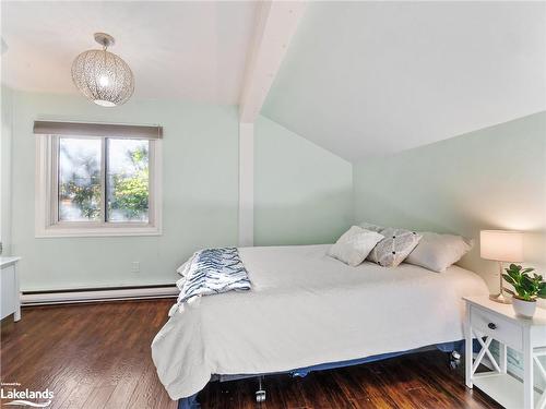 18 Wilshier Boulevard, Bracebridge, ON - Indoor Photo Showing Bedroom