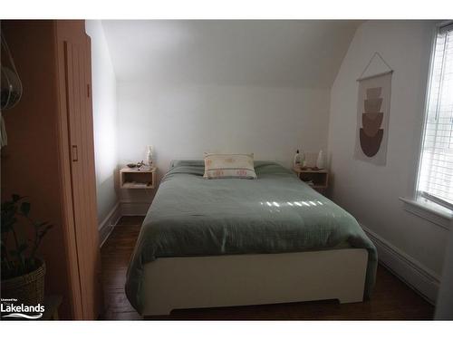 2-86 Ontario Street, Bracebridge, ON - Indoor Photo Showing Bedroom