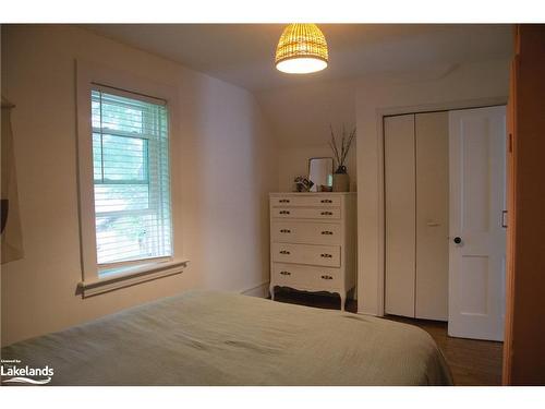 2-86 Ontario Street, Bracebridge, ON - Indoor Photo Showing Bedroom