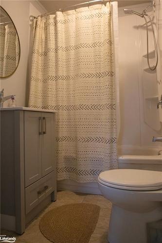 2-86 Ontario Street, Bracebridge, ON - Indoor Photo Showing Bathroom