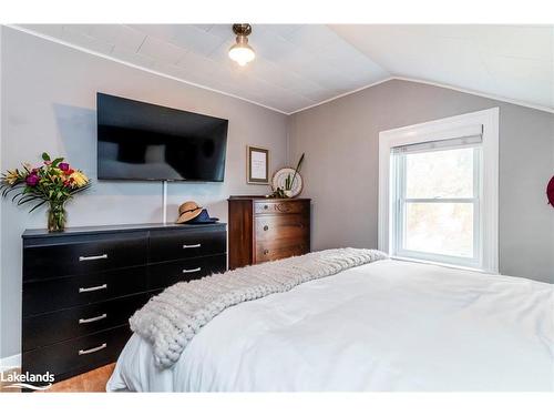 235 Jane Street, Stayner, ON - Indoor Photo Showing Bedroom