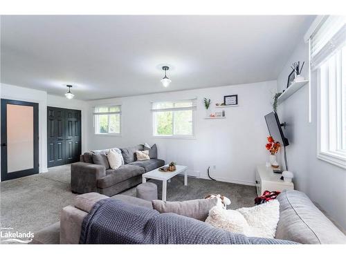 235 Jane Street, Stayner, ON - Indoor Photo Showing Living Room