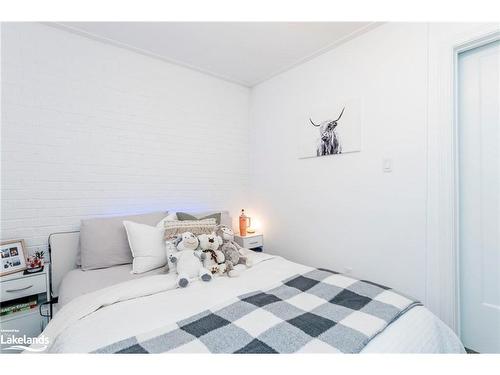 235 Jane Street, Stayner, ON - Indoor Photo Showing Bedroom