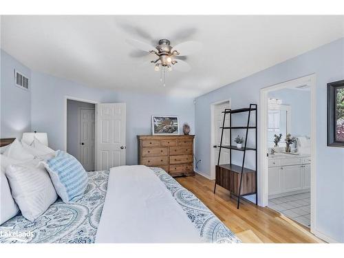 4 Foxwood Crescent, Wasaga Beach, ON - Indoor Photo Showing Bedroom