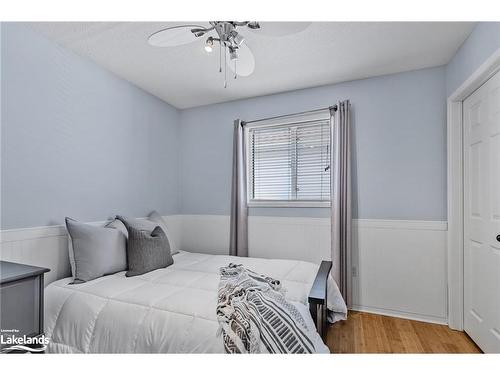 4 Foxwood Crescent, Wasaga Beach, ON - Indoor Photo Showing Bedroom