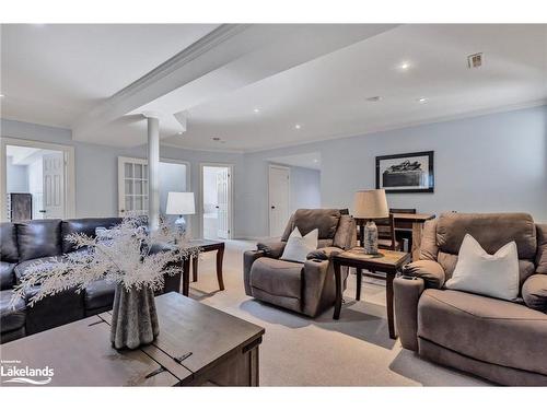 4 Foxwood Crescent, Wasaga Beach, ON - Indoor Photo Showing Living Room