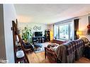 143 Orchard Drive, Thornbury, ON  - Indoor Photo Showing Living Room 