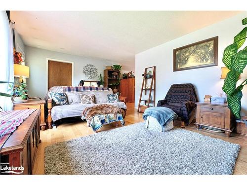 143 Orchard Drive, Thornbury, ON - Indoor Photo Showing Bedroom