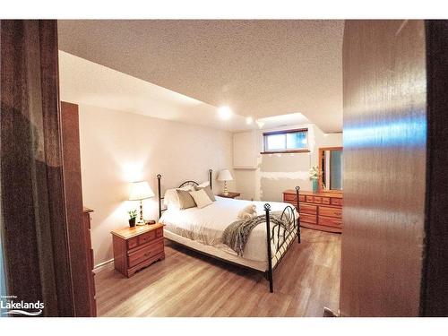 143 Orchard Drive, Thornbury, ON - Indoor Photo Showing Bedroom