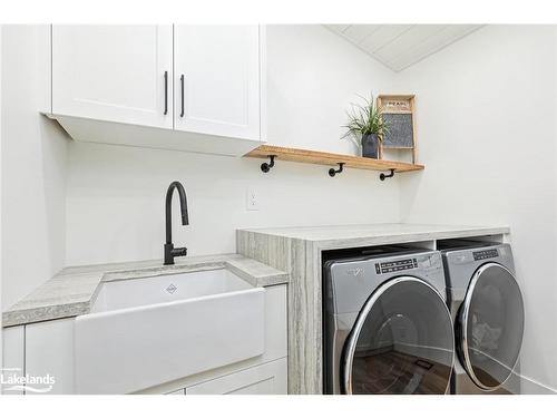 4378 County 124 Road, Clearview, ON - Indoor Photo Showing Laundry Room